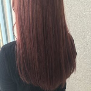 温かみを感じるピンクベージュ・ヘアカラー